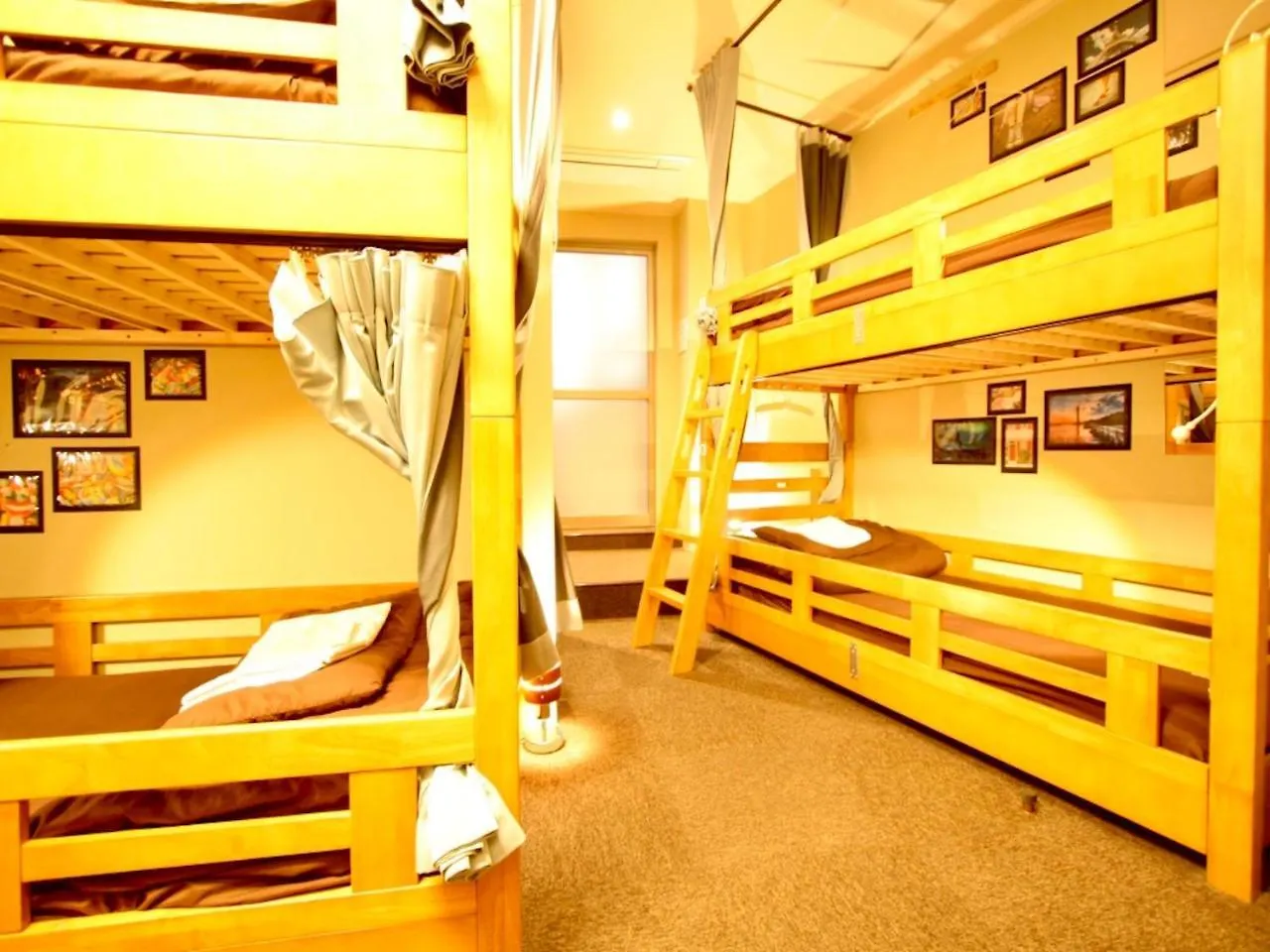 Osaka Guesthouse Nest 0*,  Japão