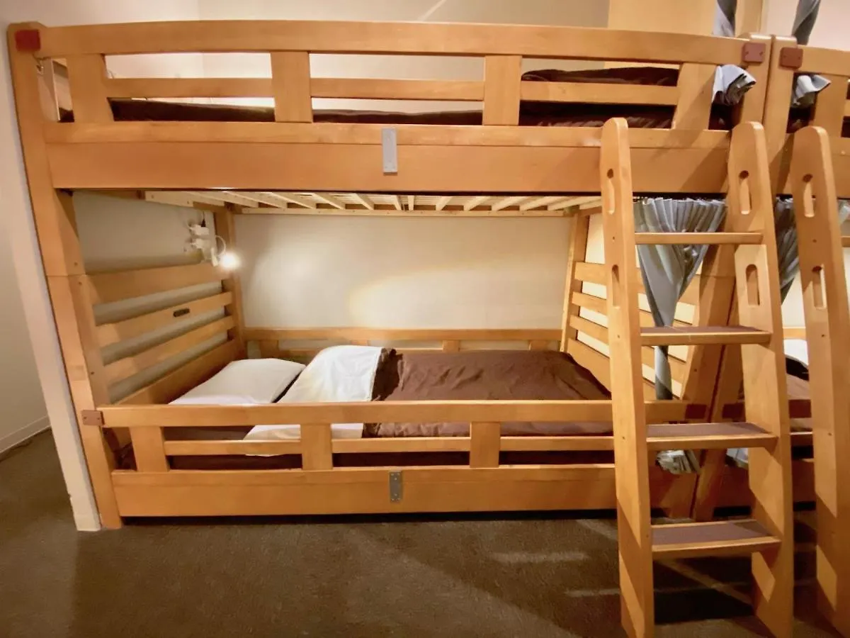 Osaka Guesthouse Nest 0*,